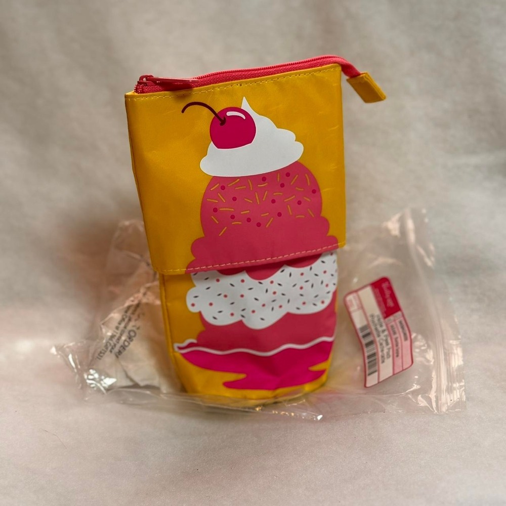 Thirty One Yellow, Pink, & White‎ Hide and Peek Pouch in Sundae Surprise NEW
